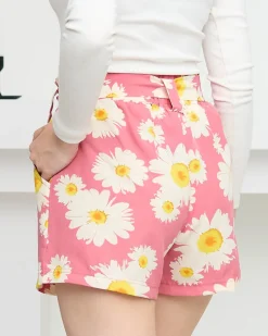 Royalfashion Różowe wzorzyste damskie materiałowe krótkie spodenki w kwiaty