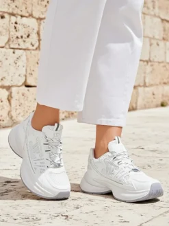 Royalfashion Sportowe sneakersy damskie na grubszej podeszwie Roality