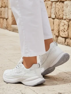 Royalfashion Sportowe sneakersy damskie na grubszej podeszwie Roality