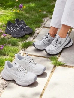 Royalfashion Sportowe sneakersy damskie na grubszej podeszwie Roality