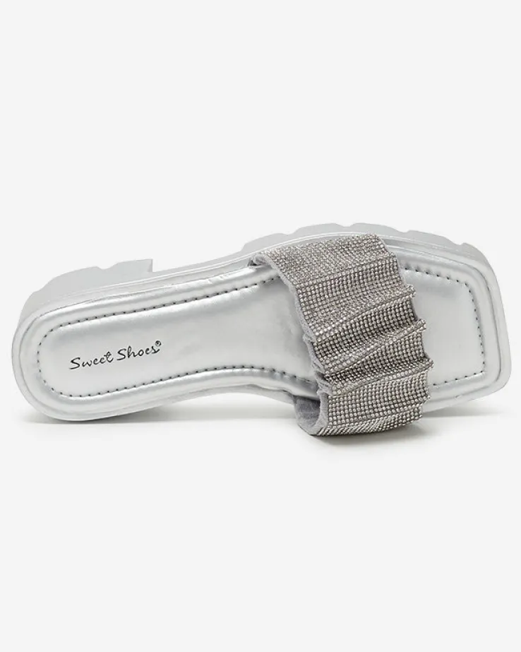 Royalfashion Srebrne klapki damskie z cyrkoniami Emkoy