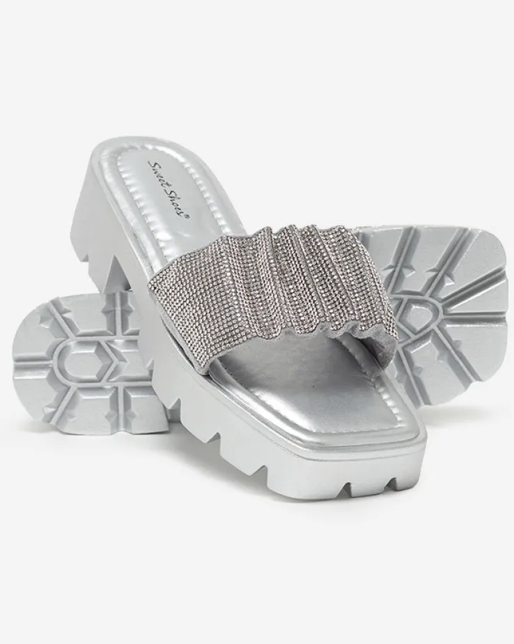 Royalfashion Srebrne klapki damskie z cyrkoniami Emkoy