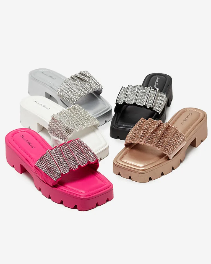 Royalfashion Srebrne klapki damskie z cyrkoniami Emkoy