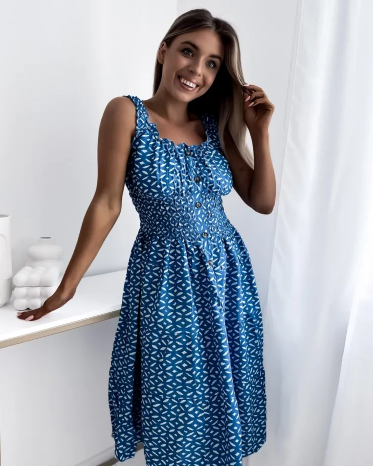 Royalfashion Sukienka damska za kolano z printem w kolorze niebieskim