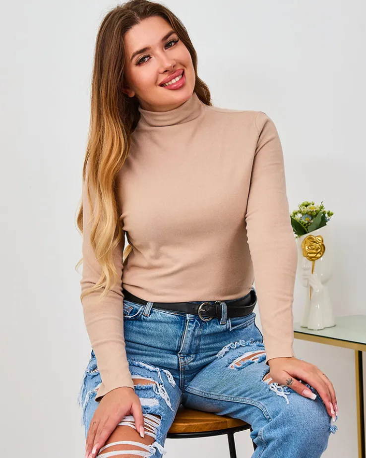 Royalfashion Sweter damski półgolf w beżowym kolorze