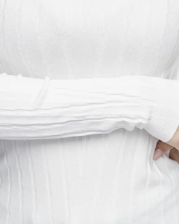 Royalfashion Sweter damski z dekoltem w serek w kolorze białym