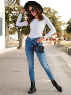 Royalfashion Sweter damski z okrągłym dekoltem w kolorze białym