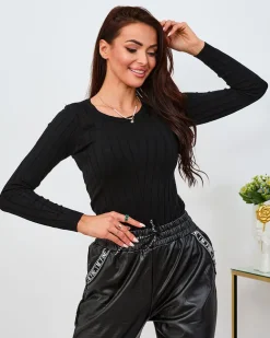 Royalfashion Sweter damski z okrągłym dekoltem w kolorze czarnym