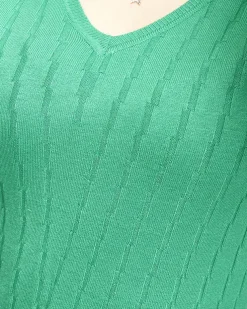 Royalfashion Sweter damski z dekoltem w serek w kolorze zielonym