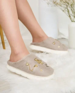 Royalfashion Szare damskie futrzane kapcie z ozdobami Erserra