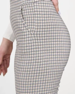 Royalfashion Żółto- czarne ocieplane damskie tregginsy w kratkę