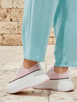 Royalfashion Trampki damskie na platformie Beemes