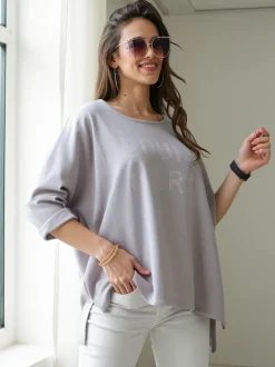 Royalfashion Wiskozowa damska bluzka z napisami z cyrkonii