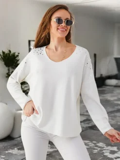 Royalfashion Wiskozowy cienki damski sweterek z cyrkoniami na ramionach