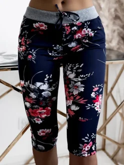 Royalfashion Wzorzyste spodenki damskie 3/4 w kolorze granatowo- czerwonym