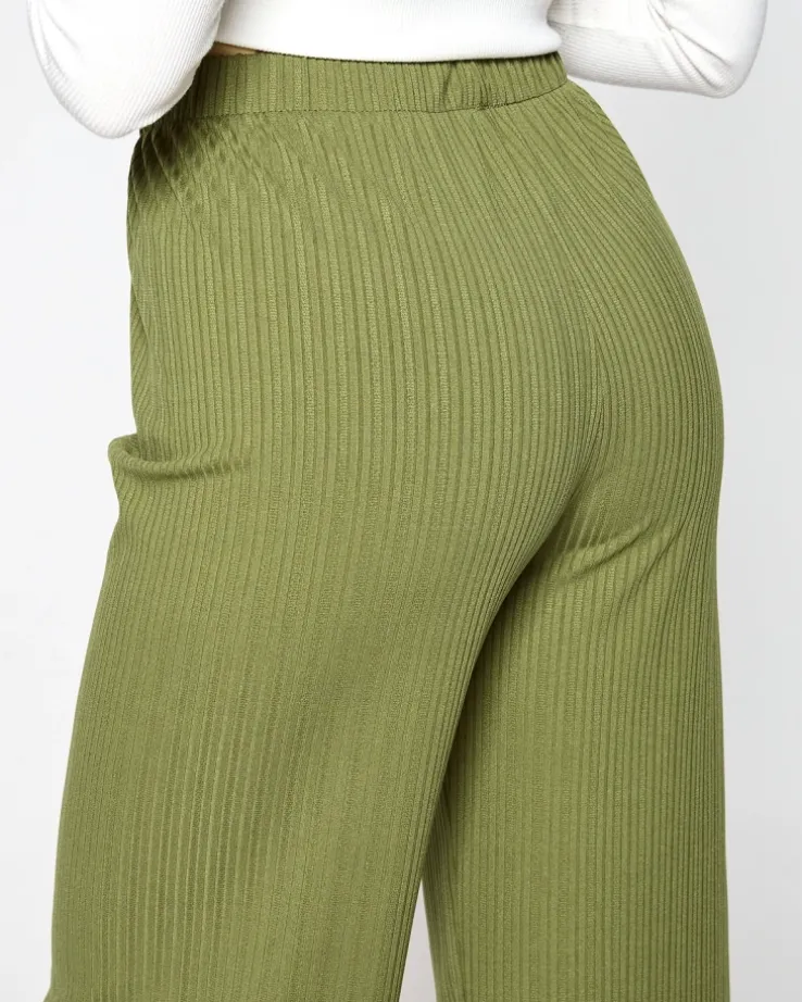 Royalfashion Zielone damskie szerokie spodnie prążkowane