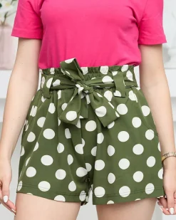 Royalfashion Zielone damskie materiałowe krótkie spodenki w groszki