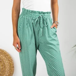 Royalfashion Zielone damskie spodnie materiałowe w groszki PLUS SIZE