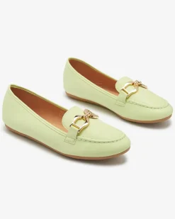 Royalfashion Zielone eko-skórzane damskie mokasyny z ozdobą Wiwet