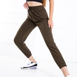 Royalfashion Zielone spodnie dresowe damskie z napisem