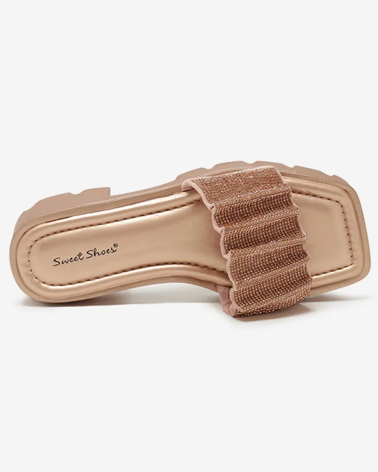 Royalfashion Złote klapki damskie z cyrkoniami Emkoy