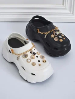 Sandały Caligae Aurelia Bianca z ozdobami chain w stylu glamour