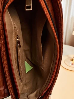 Torebka Ariadne Camel Croco z Panterkową Klapką – Stylowa Listonoszka