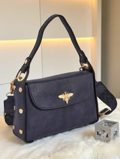 Torebka Damska Melia Cielo – Granatowa Skóra Ekologiczna z Motywem Pszczoły