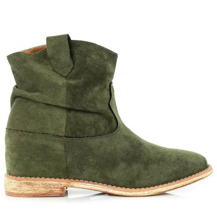 Zielone kowbojki na krytym koturnie Astrit - Obuwie