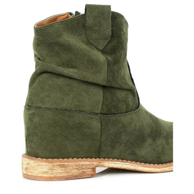 Zielone kowbojki na krytym koturnie Astrit - Obuwie