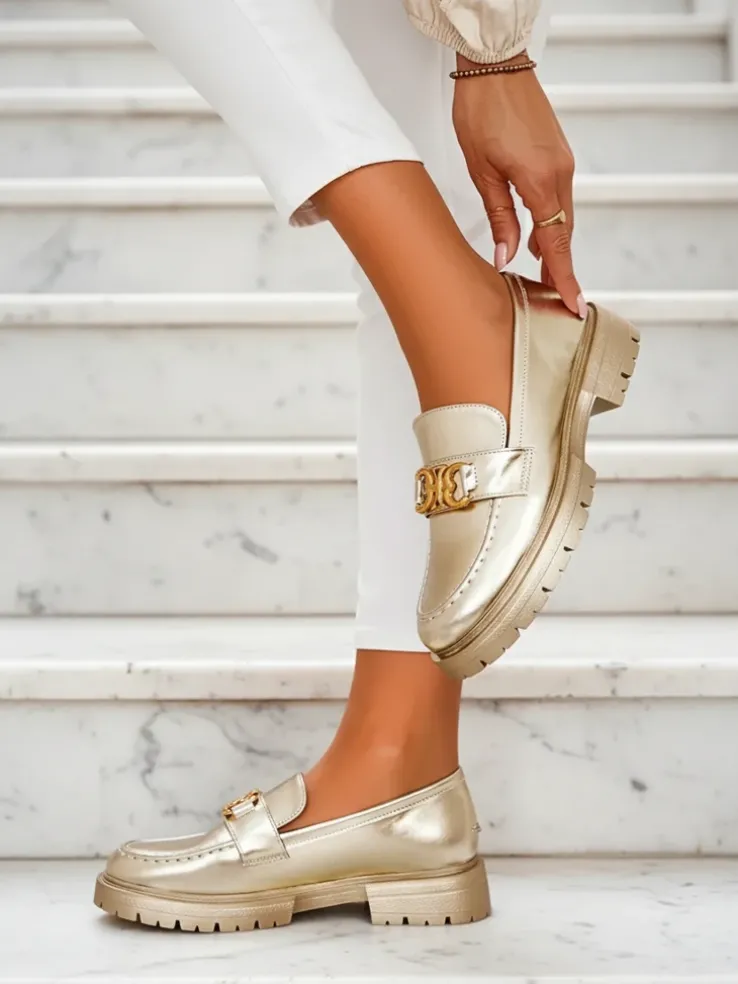 Złote Mokasyny Chloé Elegancki Styl Damski